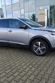 Używany Peugeot 5008 Allure 130 KM (95 kW) 2023 Srebrny Minivan