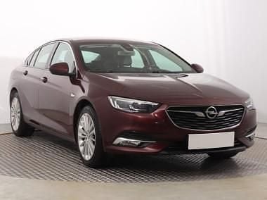 Używany Opel Insignia 165 KM (121 kW) 2018 Brązowy Hatchback