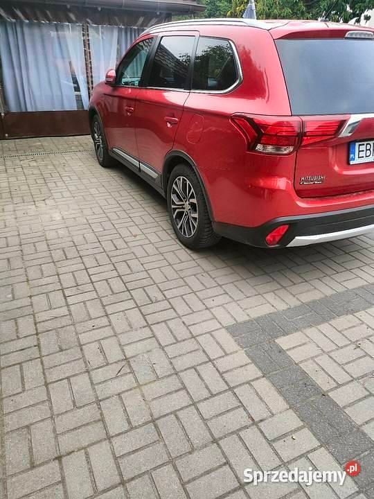 Używany Mitsubishi Outlander 150 KM (110 kW) 2016 Czerwony SUV