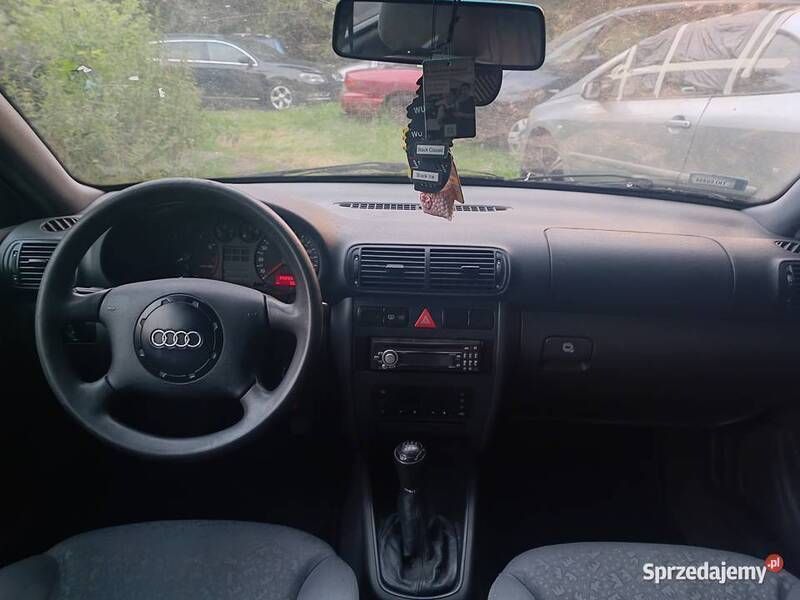 Używany Audi A3 1998 Granatowy Hatchback