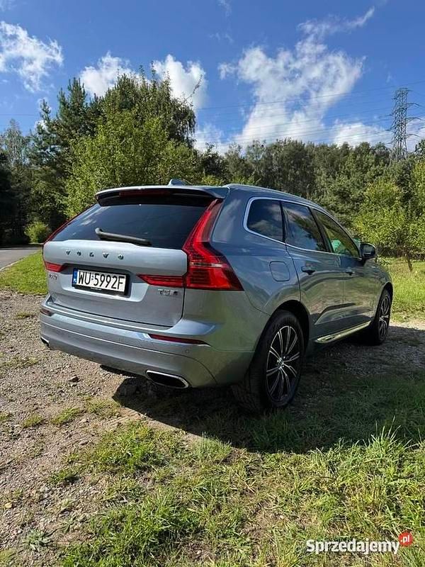 Niebieski Używany 2017 Volvo XC60 Inscription SUV | 123 900 zł - Obraz 1/4