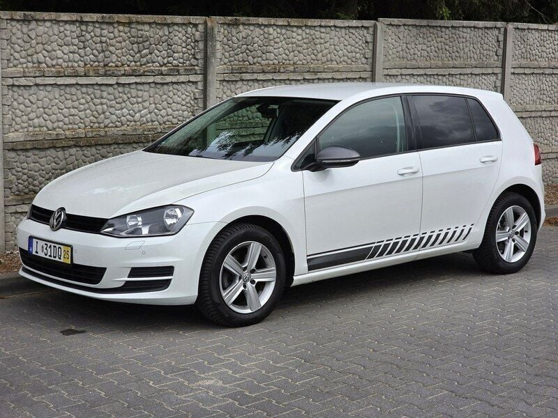 Biały Używany 2014 VW Golf VII Hatchback | 32 900 zł (Uczciwa cena) - Obraz 1/4