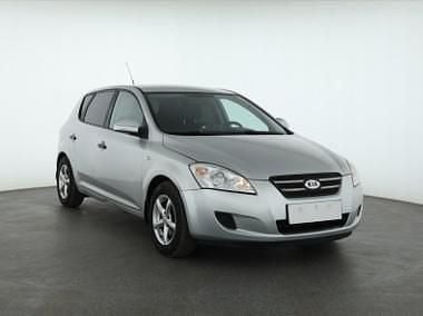 Srebrny Używany 2009 Kia Ceed Hatchback | 15 999 zł (Uczciwa cena) - Obraz 1/4