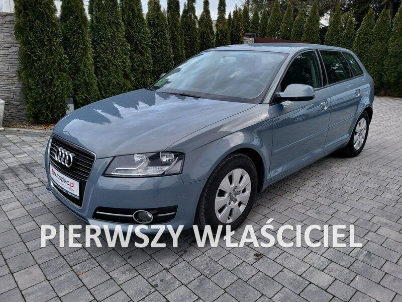 Niebieski jasny (metalik) Używany 2011 Audi A3 Hatchback | 32 500 zł (Dość drogi) - Obraz 1/4