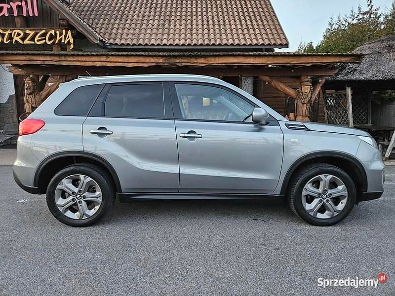 Szary Używany 2016 Suzuki Vitara SUV | 50 000 zł (Uczciwa cena) - Obraz 1/4