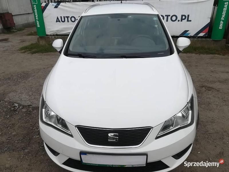 Biały Używany 2014 Seat Ibiza ST Kombi | 19 900 zł (Uczciwa cena) - Obraz 1/4