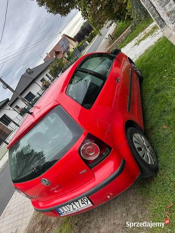 Czerwony Używany 2005 VW Polo | 5000 zł (Uczciwa cena) - Obraz 1/4