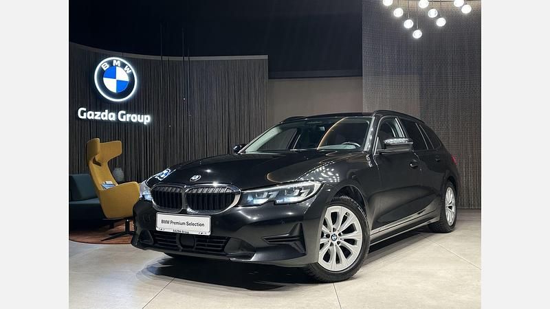 Używany BMW 320 Advantage 190 KM (139 kW) 2020 Black sapphire metallic metalizowany Kombi