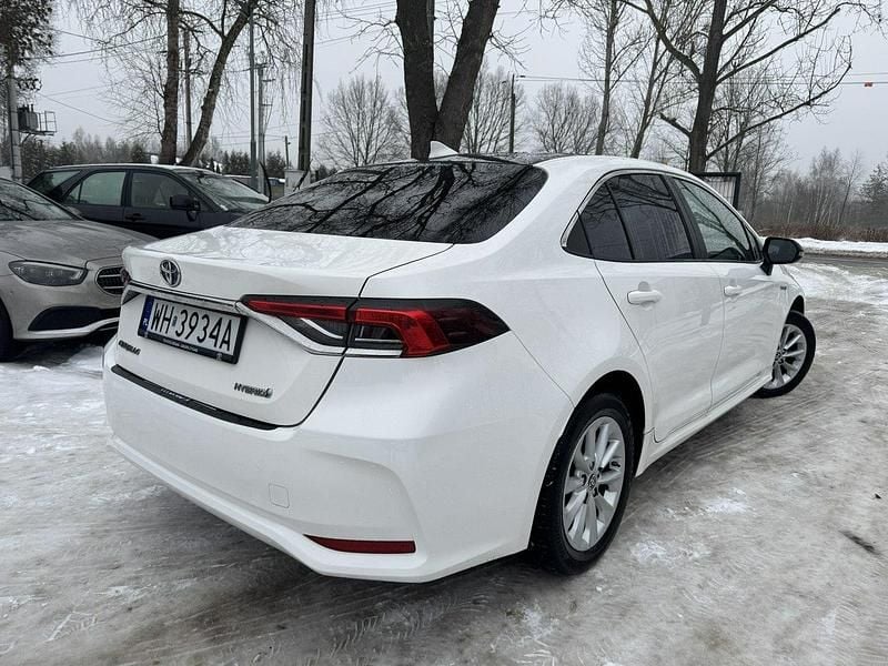 Używany Toyota Corolla 122 KM (89 kW) 2021 Biały Sedan/Limuzyna