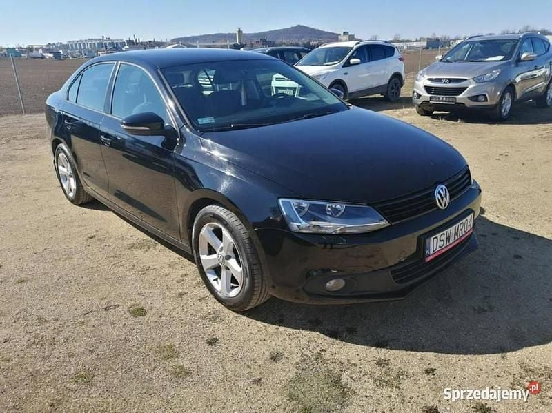 Czarny Używany 2011 VW Jetta Sedan/Limuzyna | 19 900 zł (Super Cena) - Obraz 1/4