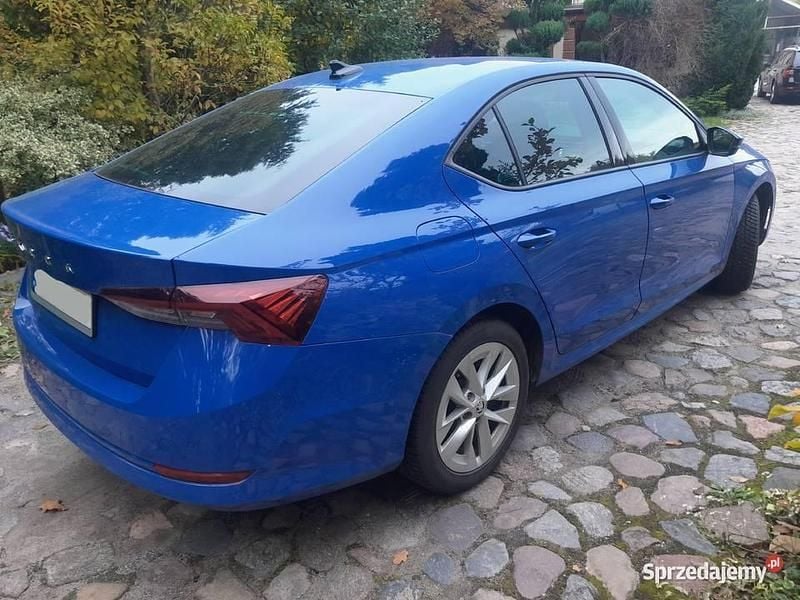 Używany Skoda Octavia 150 KM (110 kW) 2022 Niebieski Hatchback