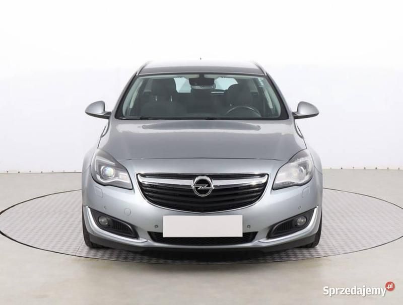 Niebieski Używany 2015 Opel Insignia Kombi | 34 999 zł (Uczciwa cena) - Obraz 1/4