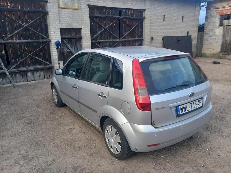 Srebrny Używany 2002 Ford Fiesta Hatchback | 1000 zł - Obraz 1/4