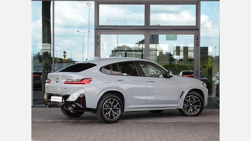 Używany BMW X4 Shadowline 190 KM (139 kW) 2024 Szary brooklyn m metalizowany SUV