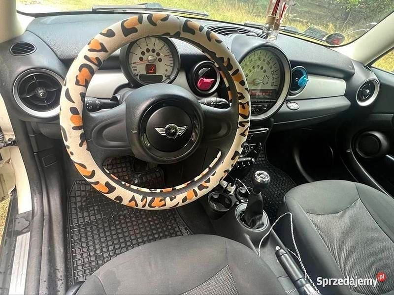 Używany Mini ONE 90 KM (66 kW) 2011 Beżowy Hatchback