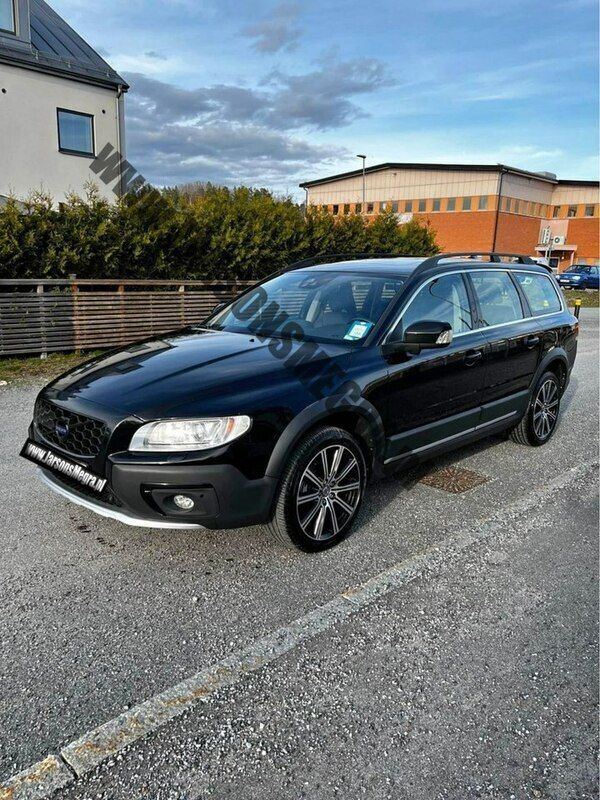 Czarny Używany 2015 Volvo XC70 SUV | 70 400 zł - Obraz 1/4