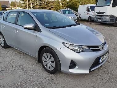 Srebrny Używany 2014 Toyota Auris Hatchback | 34 900 zł (Dość drogi) - Obraz 1/4