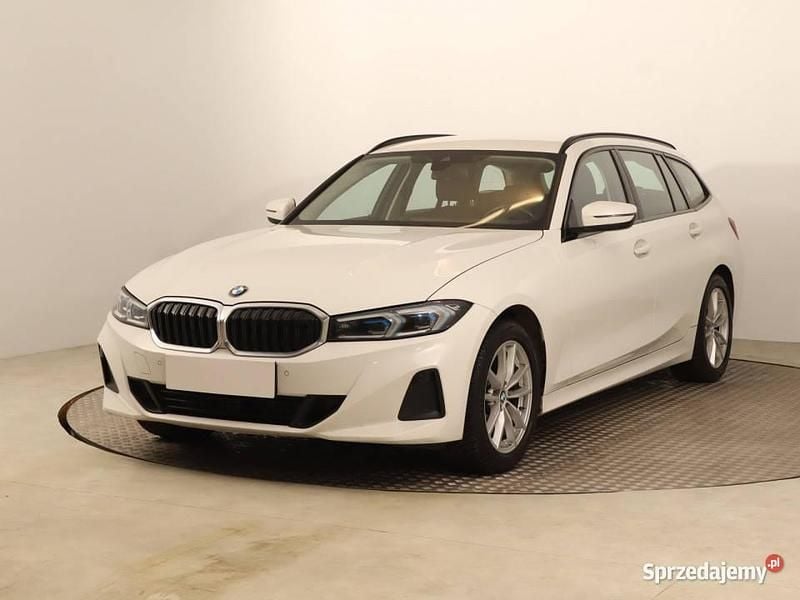 Używany BMW 318 156 KM (114 kW) 2022 Biały Kombi