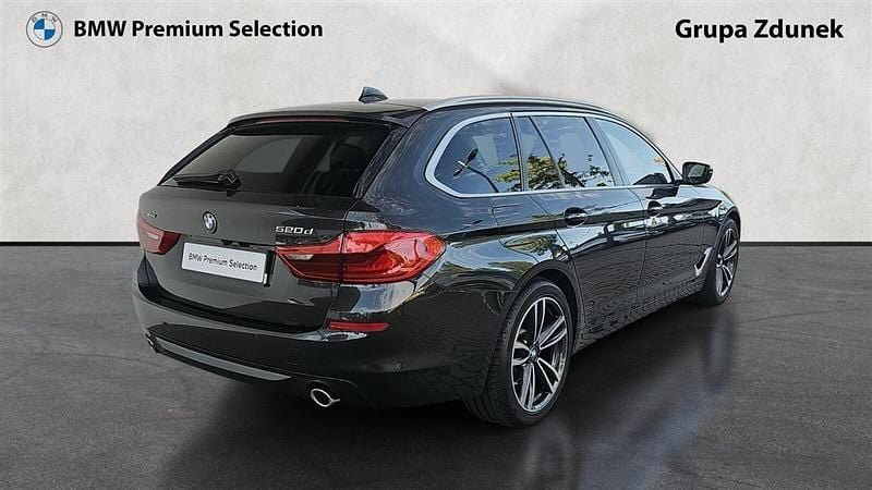 Używany BMW 520 190 KM (139 kW) 2017 Sophisto grey brillant effect Kombi