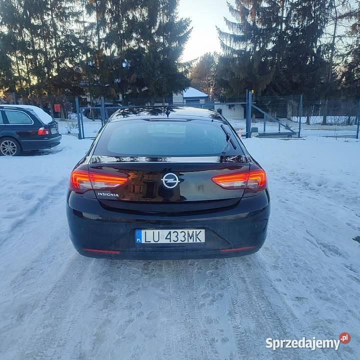 Używany Opel Insignia 136 KM (100 kW) 2019 Czarny Hatchback