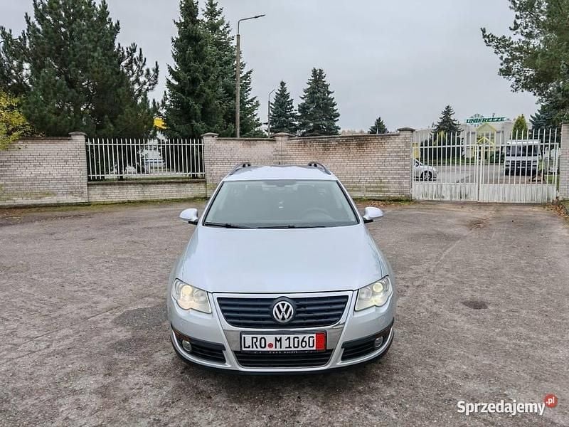Srebrny Używany 2010 VW Passat Kombi | 16 900 zł (Uczciwa cena) - Obraz 1/4
