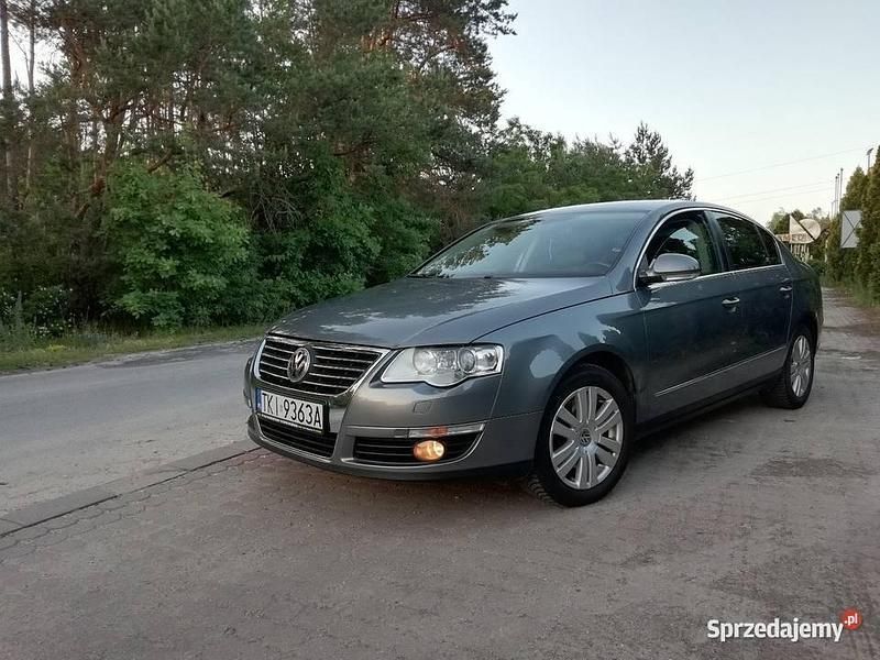 Szary Używany 2005 VW Passat Sedan/Limuzyna | 13 500 zł (Uczciwa cena) - Obraz 1/4