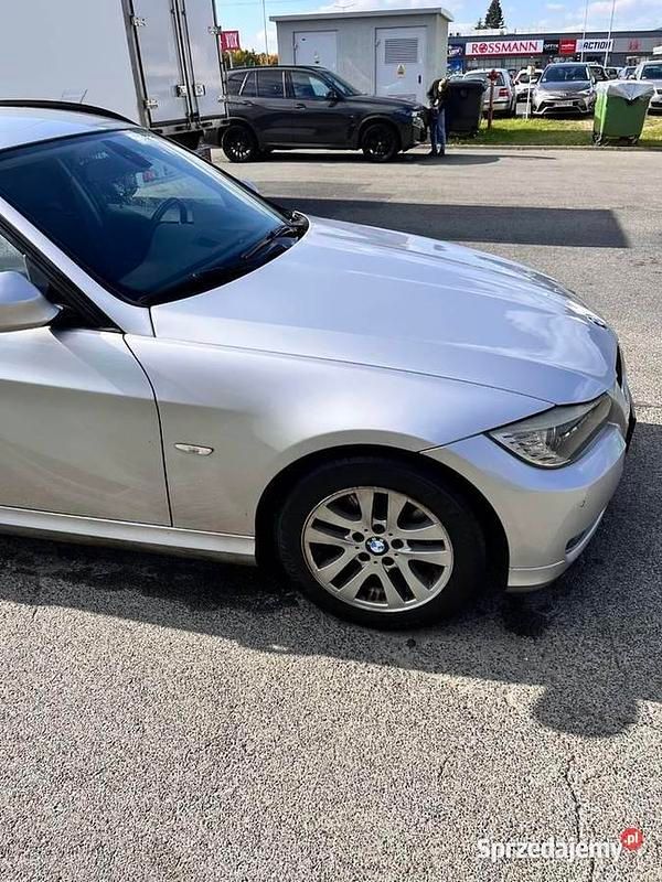Używany BMW 320 2010 Srebrny Kombi