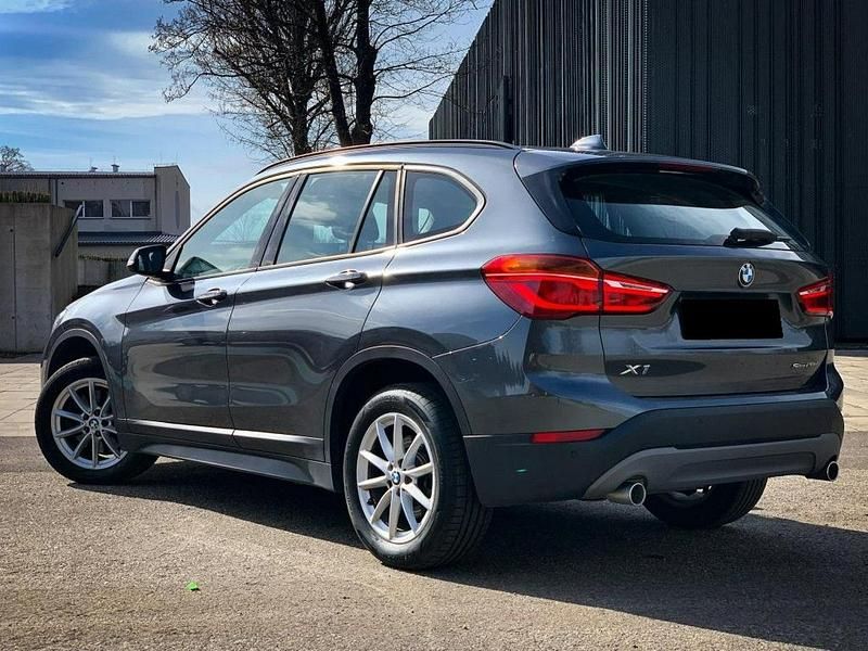 Używany BMW X1 190 KM (139 kW) 2018 Szary SUV