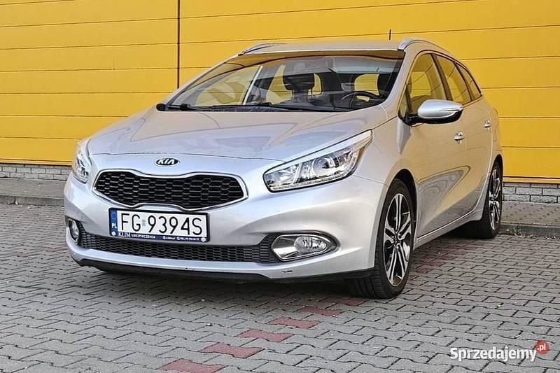 Srebrny Używany 2014 Kia Ceed Kombi | 25 900 zł (Uczciwa cena) - Obraz 1/4