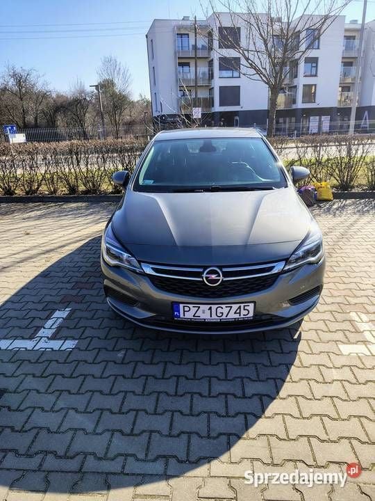 Używany Opel Astra 105 KM (77 kW) 2016 Szary Hatchback