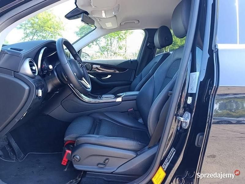Używany Mercedes GLC200 Premium 197 KM (144 kW) 2020 SUV