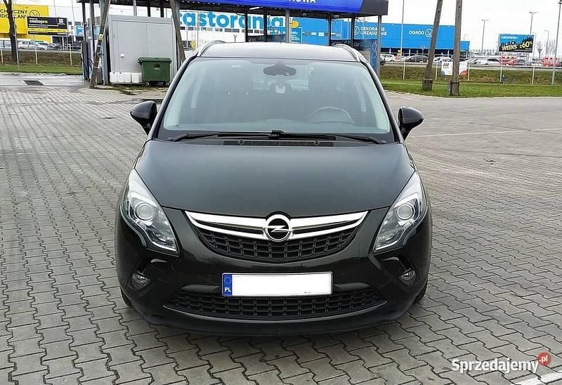 Używany Opel Zafira 2012 Czarny Minivan
