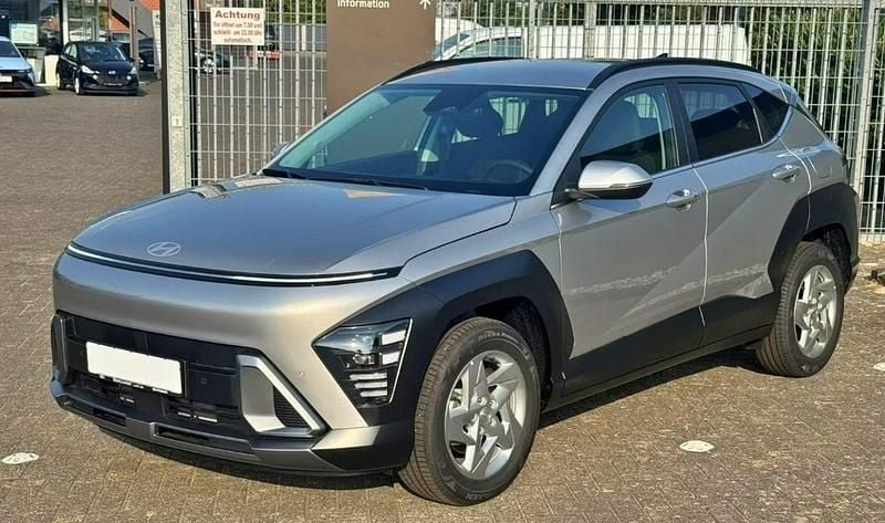 Srebrny (metalik) Nowe 2025 Hyundai Kona SUV | 117 928 zł (Super Cena) - Obraz 1/4