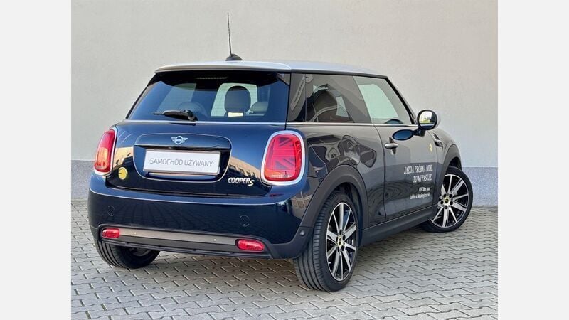 Używany Mini Cooper SE Hatch 135 kW (184 KM) 2023 Enigmatic black metalizowany Hatchback