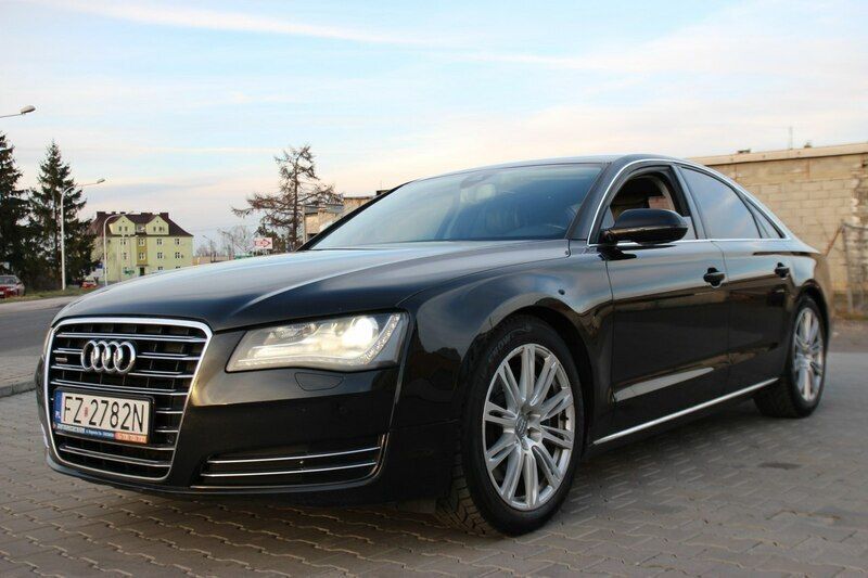 Używany Audi A8 Comfort 372 KM (273 kW) 2010 Czarny (metalik) Sedan/Limuzyna