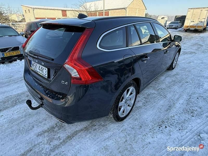 Używany Volvo V60 181 KM (133 kW) 2014 Inny (metalik) Kombi
