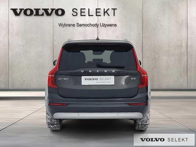 Używany Volvo XC90 235 KM (172 kW) 2022 Szary SUV