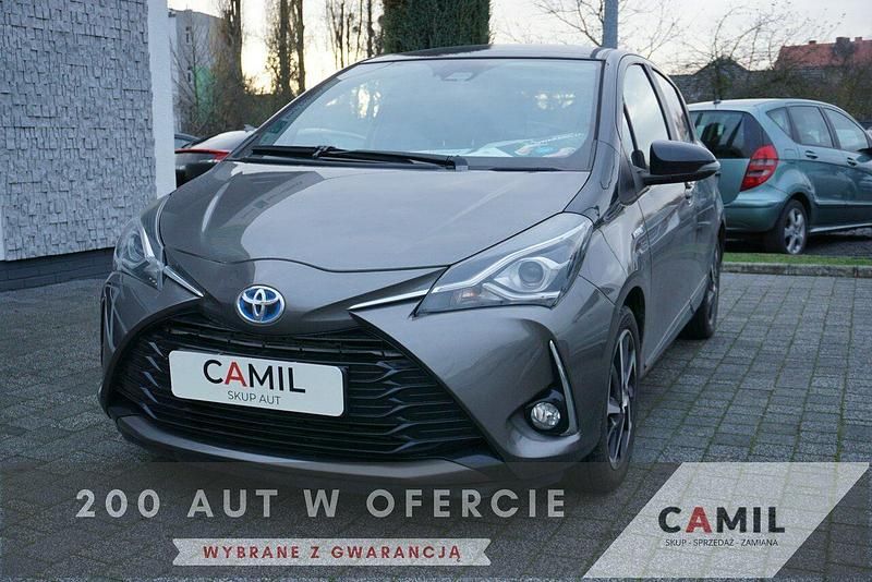 Brązowobeżowy Używany 2020 Toyota Yaris Hatchback | 67 700 zł - Obraz 1/3
