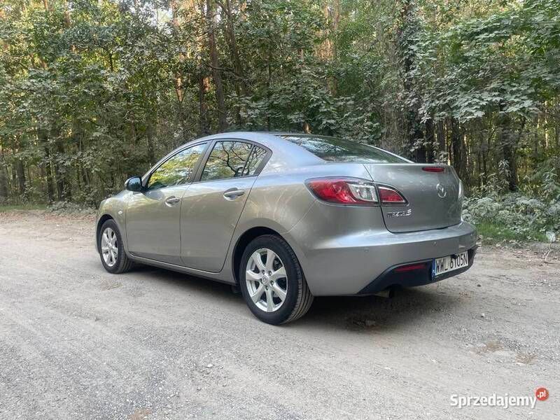 Używany Mazda 3 115 KM (84 kW) 2010 Srebrny Sedan/Limuzyna
