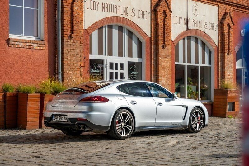 Używany Porsche Panamera 440 KM (323 kW) 2014 Srebrny (metalik) Sedan/Limuzyna