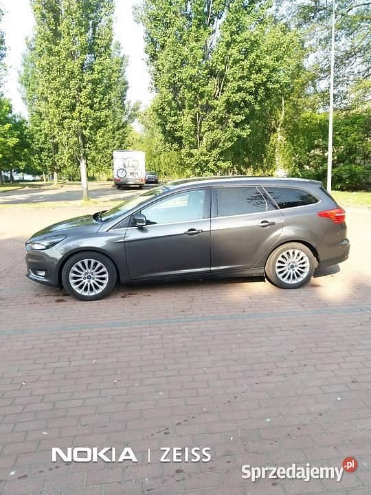 Używany Ford Focus 2014 Grafitowy Kombi