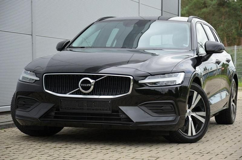 Czarny Używany 2022 Volvo V60 Kombi | 61 900 zł - Obraz 1/4