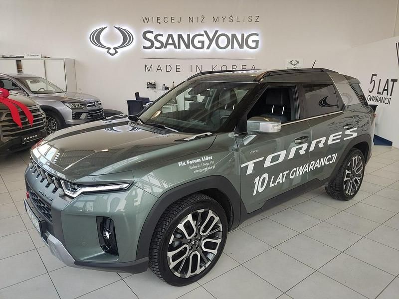 Zielony jasny (metalik) Używany 2023 Ssangyong (KGM) Torres SUV | 179 000 zł - Obraz 1/4