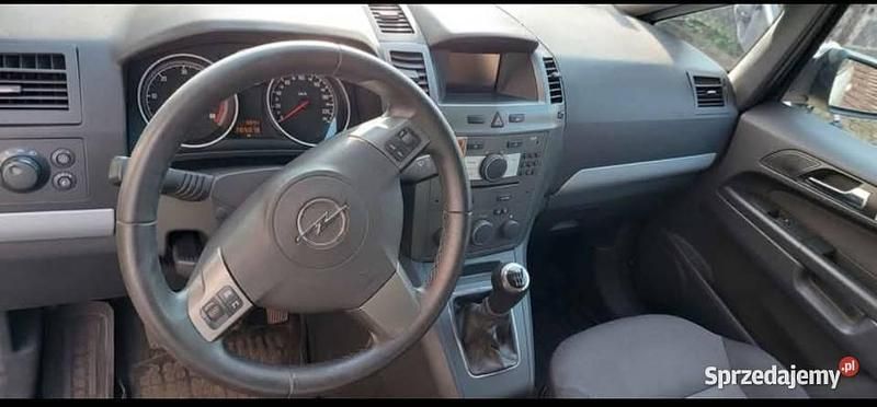Używany 2007 Opel Zafira Minivan | 6000 zł (Dobra cena) - Obraz 1/4