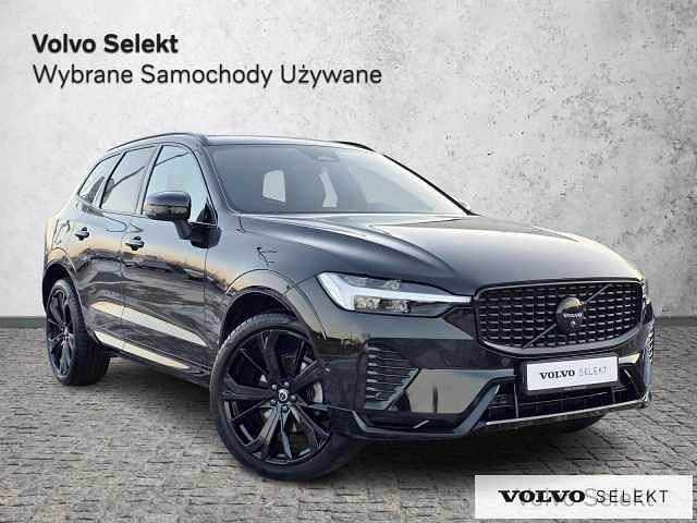 Używany Volvo XC60 250 KM (183 kW) 2025 Czarny SUV