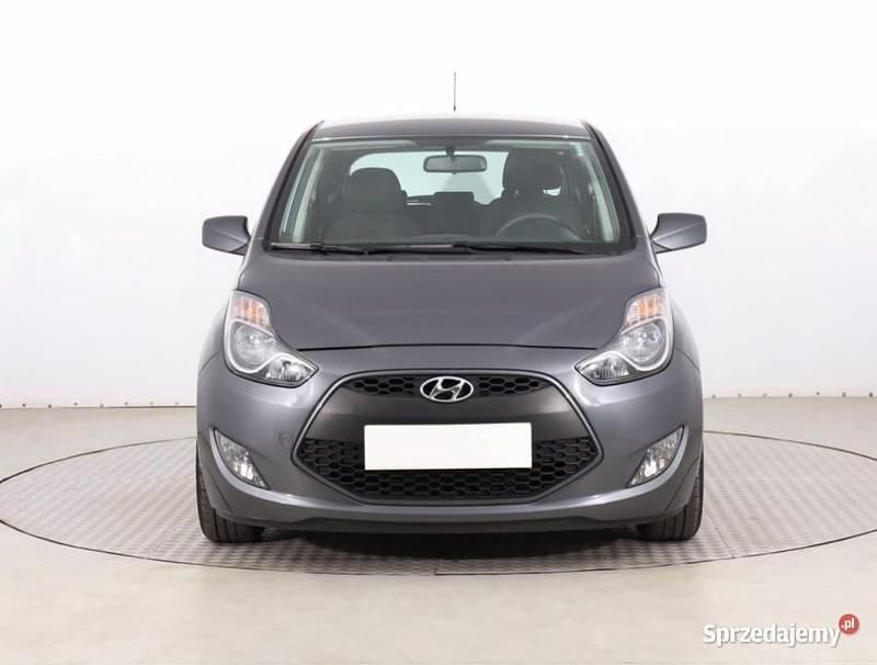 Szary Używany 2019 Hyundai ix20 Minivan | 44 499 zł (Uczciwa cena) - Obraz 1/4
