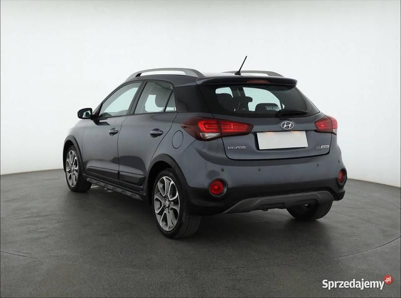 Używany Hyundai i20 101 KM (74 kW) 2018 Szary Hatchback
