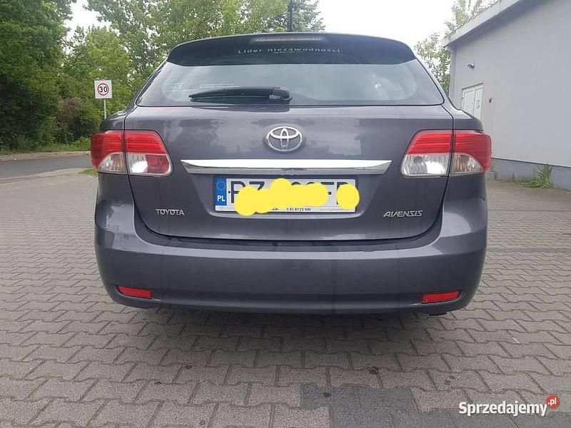 Używany Toyota Avensis 2013