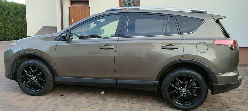Używany Toyota RAV4 2017 Inny kolor SUV