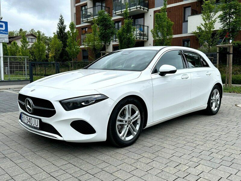 Biały Używany 2024 Mercedes A200 Hatchback | 136 800 zł (Drogi) - Obraz 1/4